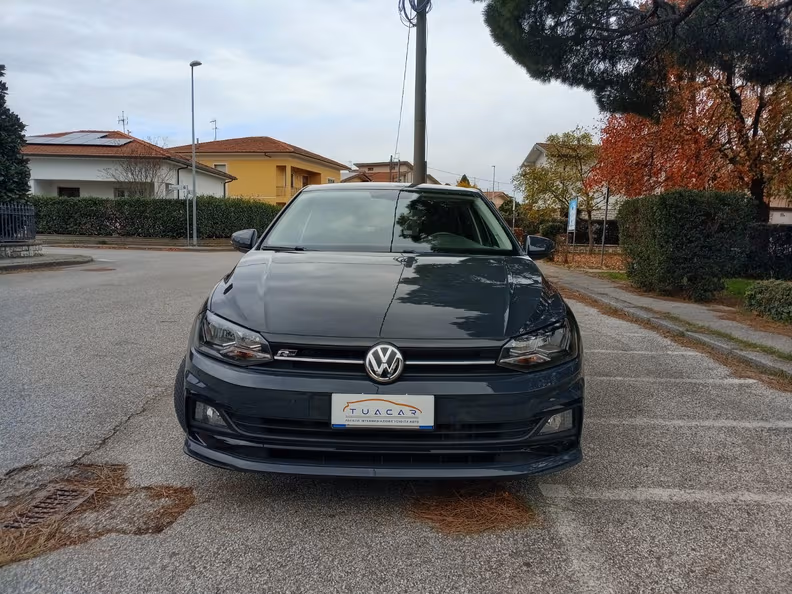 Volkswagen Polo - 2