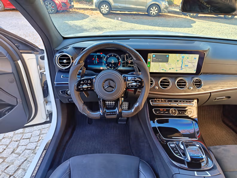 Mercedes-Benz E-Class - 33