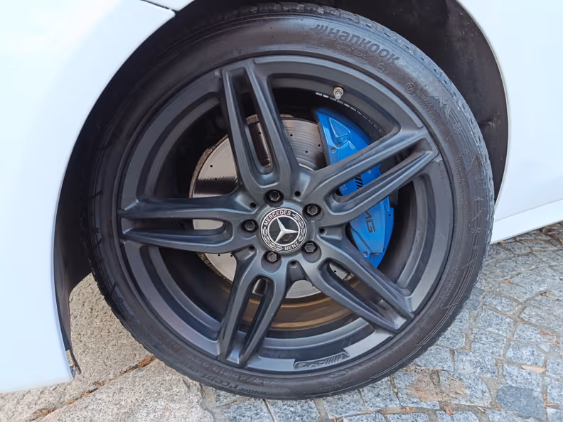 Mercedes-Benz E-Class - 42