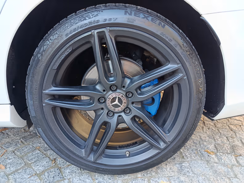 Mercedes-Benz E-Class - 7