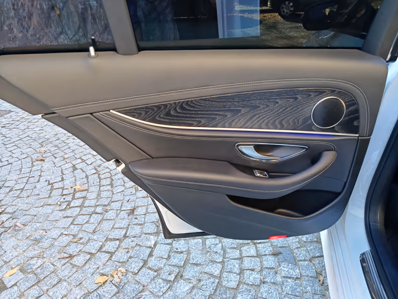 Mercedes-Benz E-Class - 39