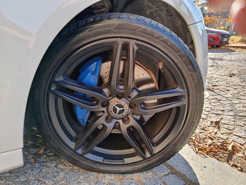 Mercedes-Benz E-Class - 44