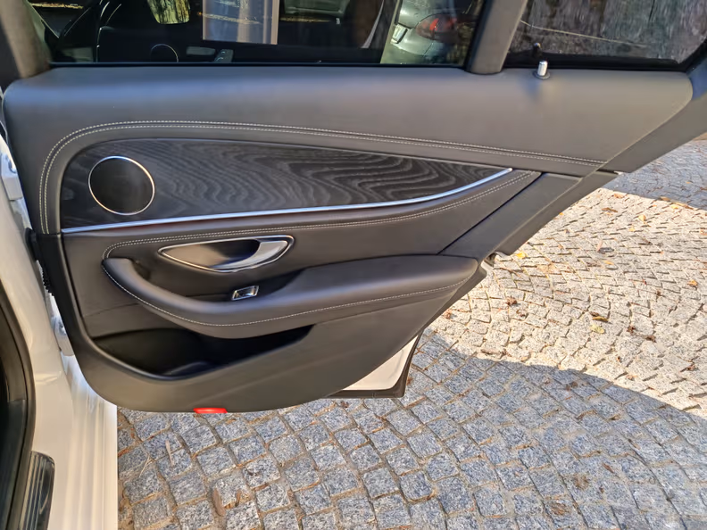 Mercedes-Benz E-Class - 41