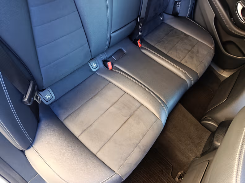 Mercedes-Benz E-Class - 30