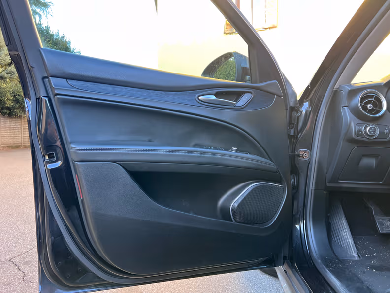 Alfa Romeo Stelvio - 32