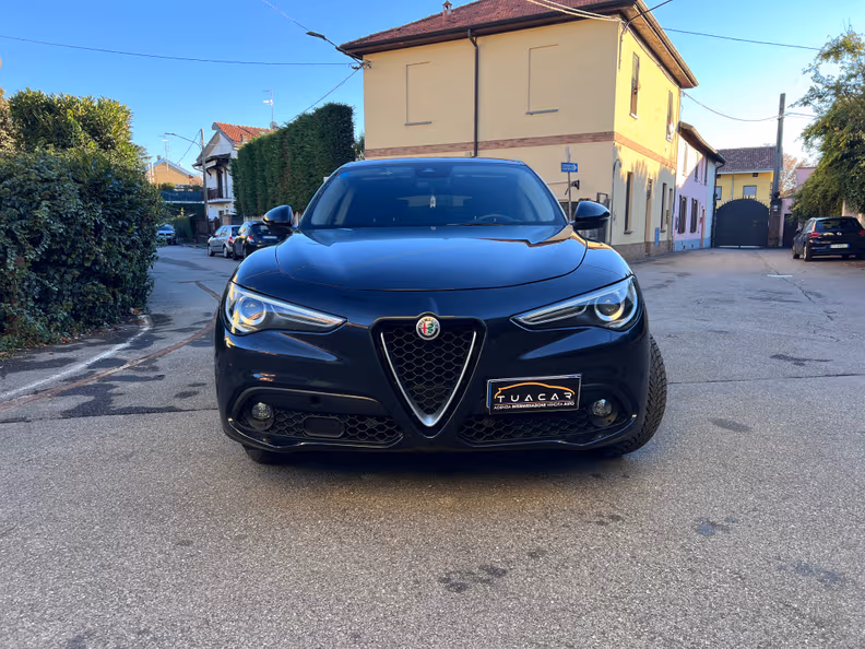 Alfa Romeo Stelvio - 2