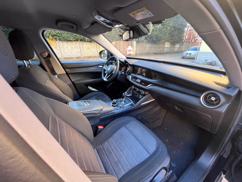 Alfa Romeo Stelvio - 23