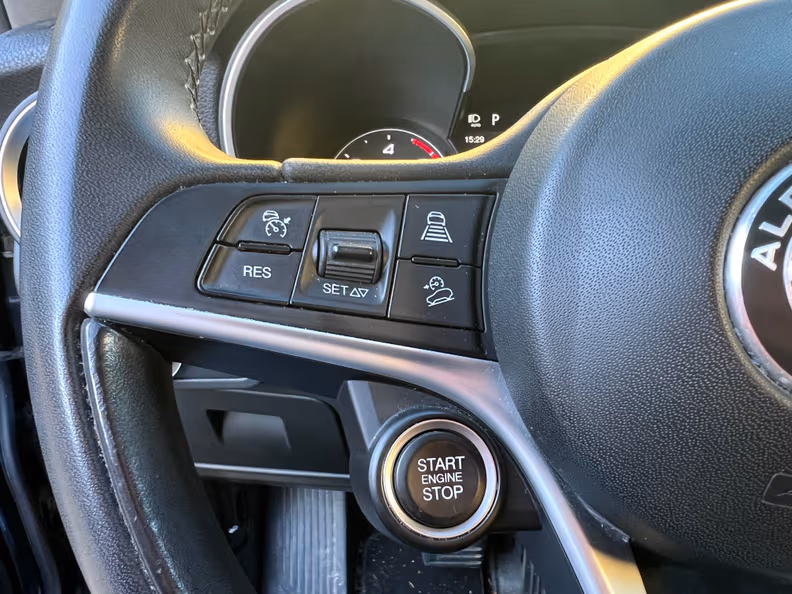 Alfa Romeo Stelvio - 16