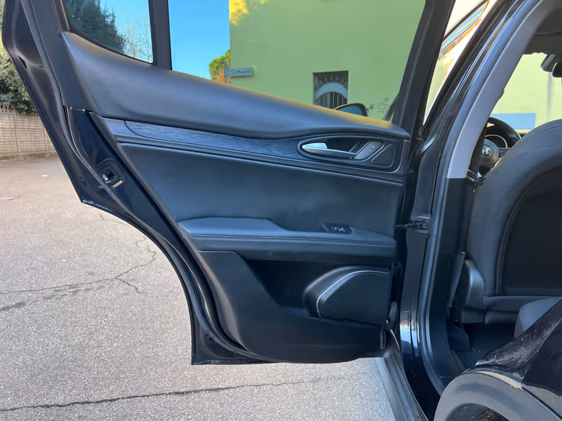 Alfa Romeo Stelvio - 35