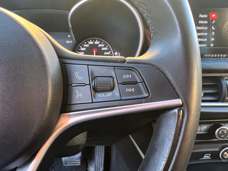 Alfa Romeo Stelvio - 17