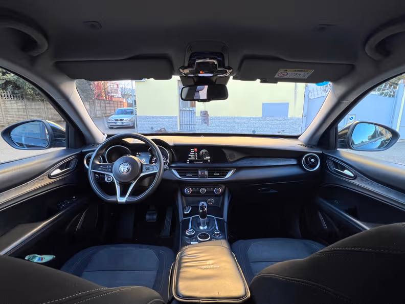 Alfa Romeo Stelvio - 15