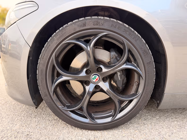 Alfa Romeo Giulia - 11