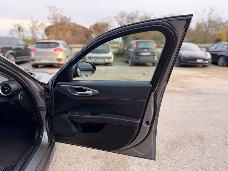 Alfa Romeo Giulia - 26