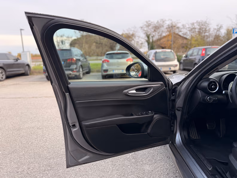 Alfa Romeo Giulia - 14