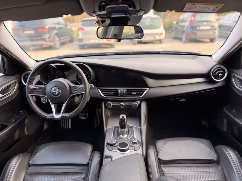 Alfa Romeo Giulia - 16