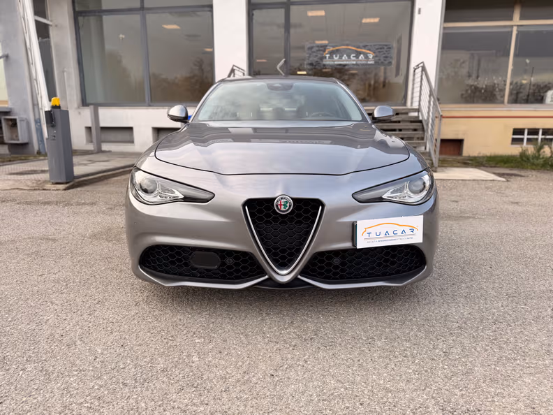 Alfa Romeo Giulia - 8