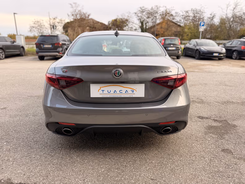 Alfa Romeo Giulia - 4