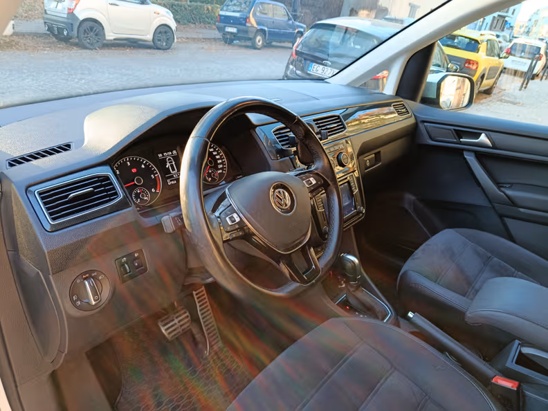 Volkswagen Caddy - 10