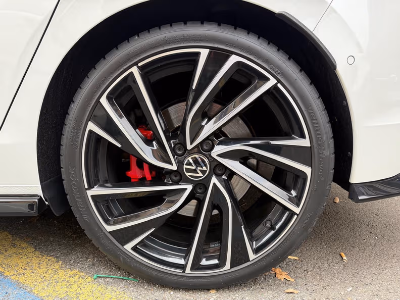 Volkswagen Golf - 29