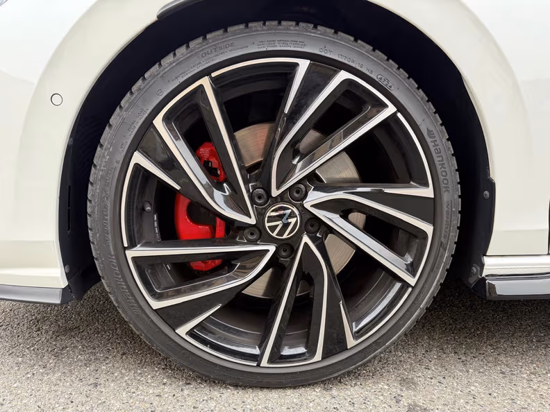 Volkswagen Golf - 26