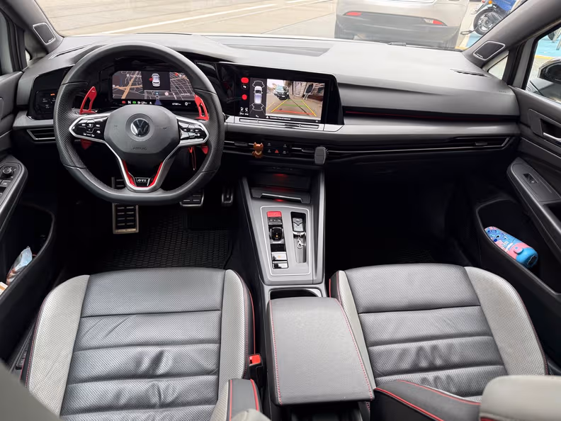 Volkswagen Golf - 18