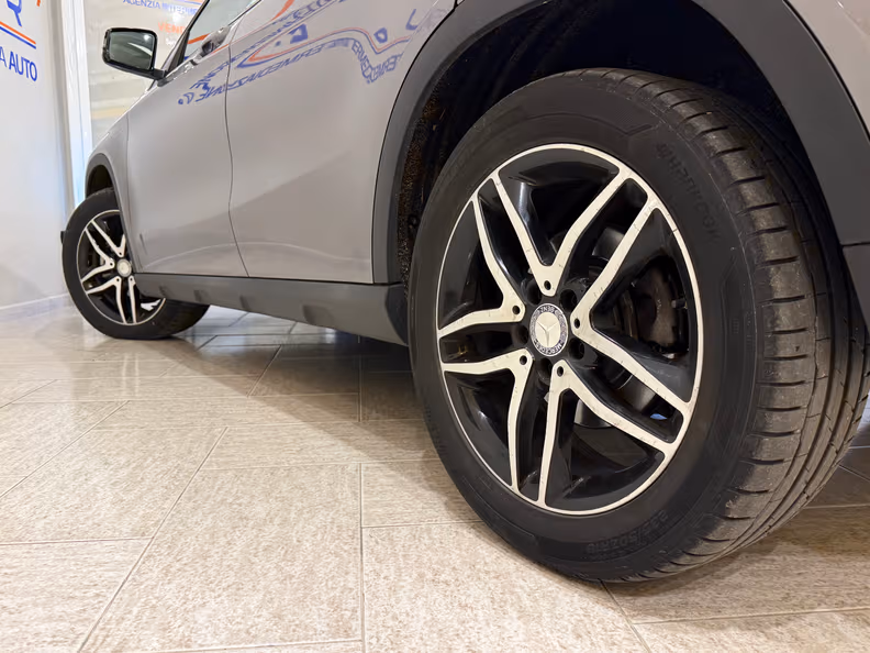 Mercedes-Benz GLA-Class - 11