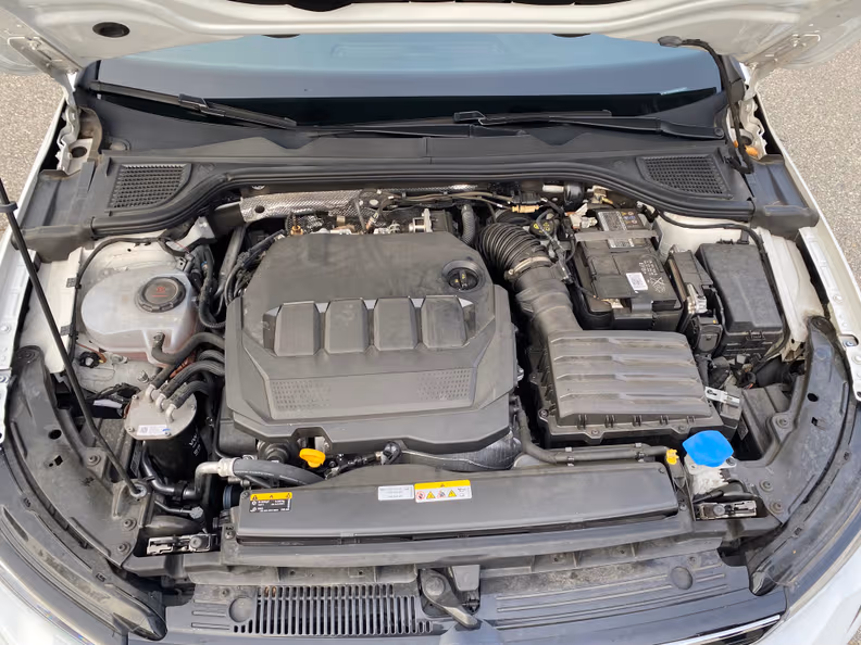 Volkswagen Golf - 42