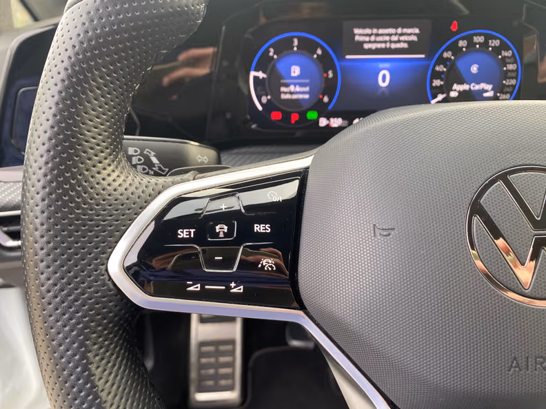 Volkswagen Golf - 14