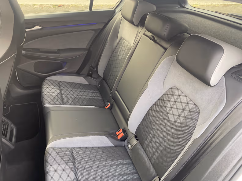 Volkswagen Golf - 11