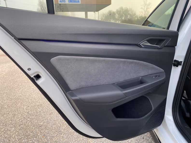 Volkswagen Golf - 16