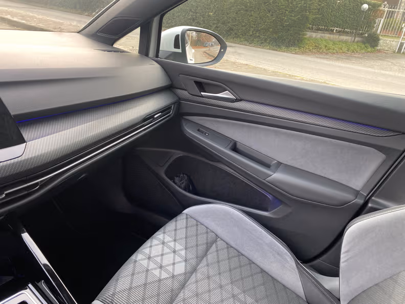 Volkswagen Golf - 37