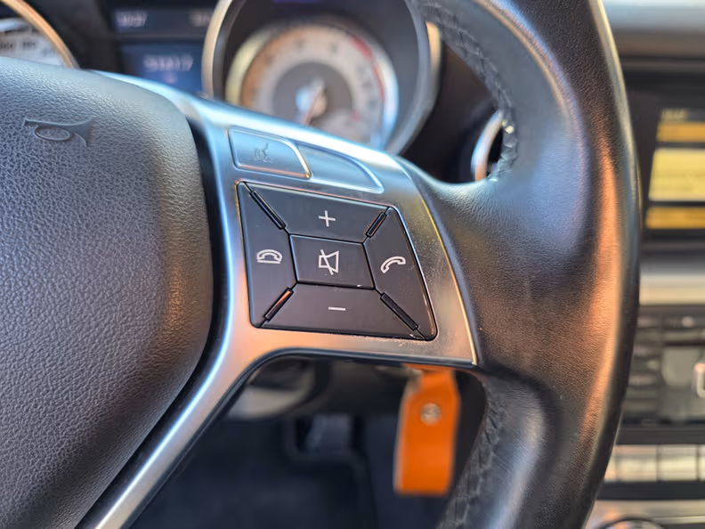 Mercedes-Benz SLK-Class - 12