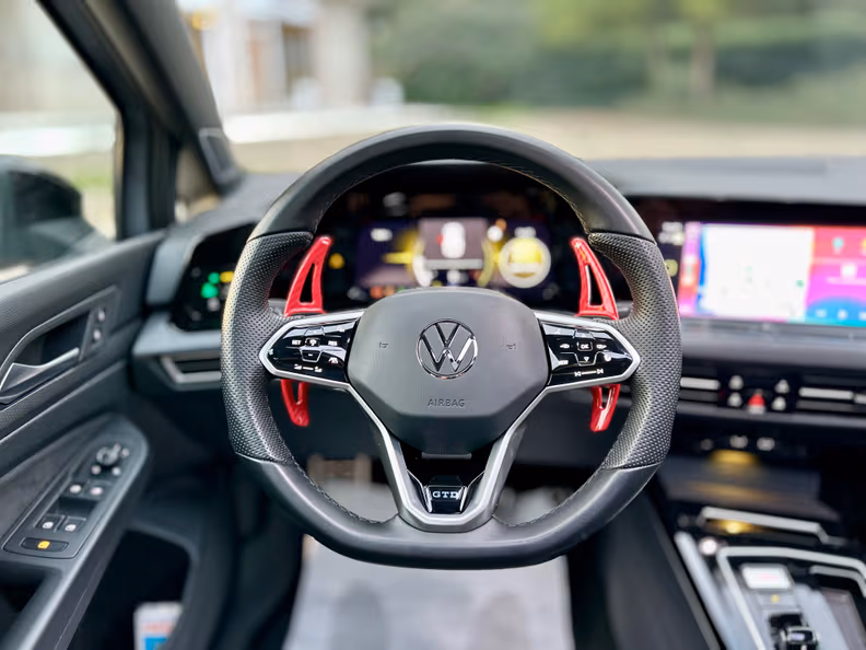 Volkswagen Golf - 14