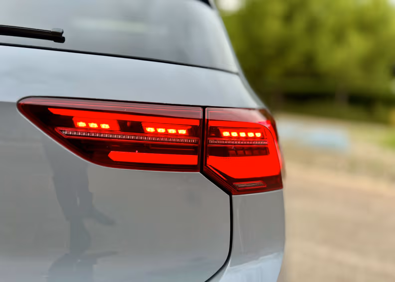 Volkswagen Golf - 11