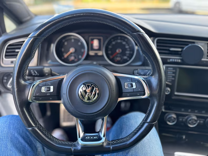Volkswagen Golf - 14