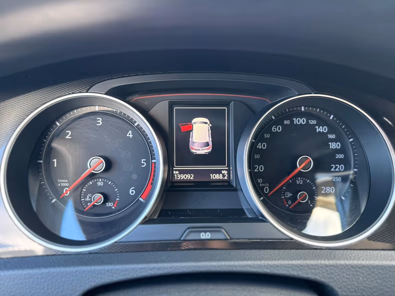 Volkswagen Golf - 17