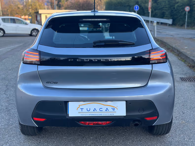 Peugeot 208 - 6