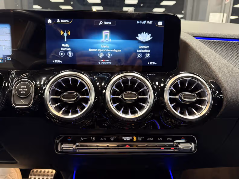 Mercedes-Benz GLA-Class - 15