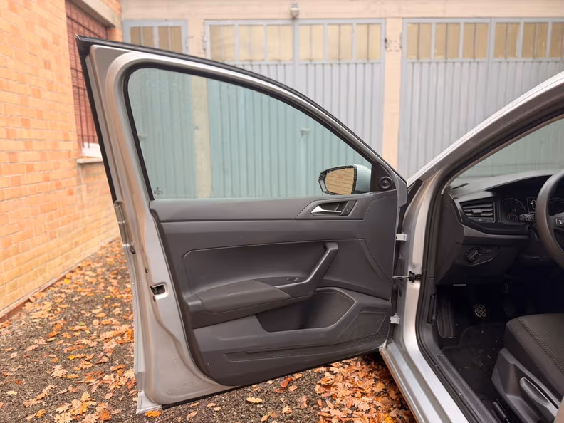 Volkswagen Polo - 11