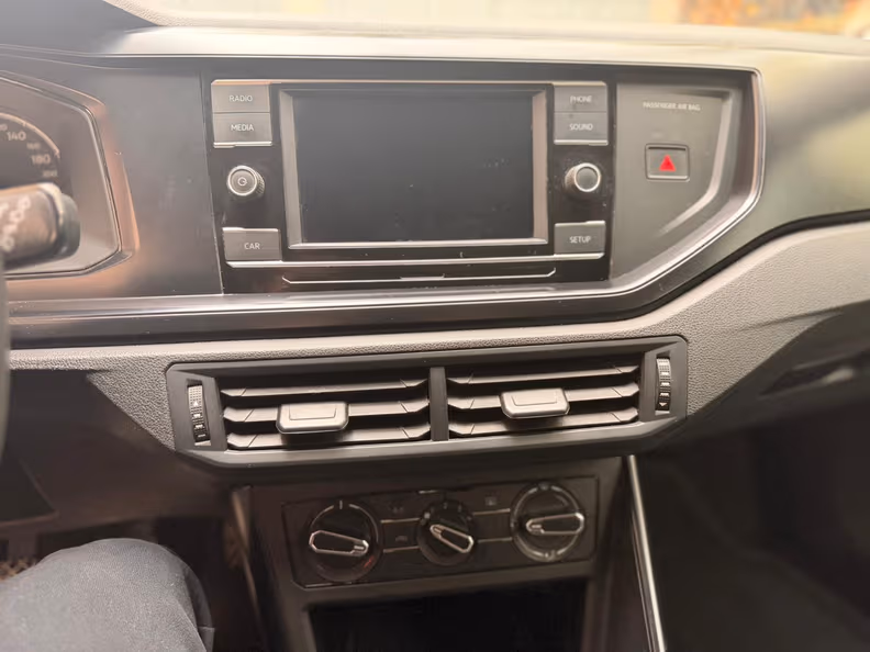 Volkswagen Polo - 17