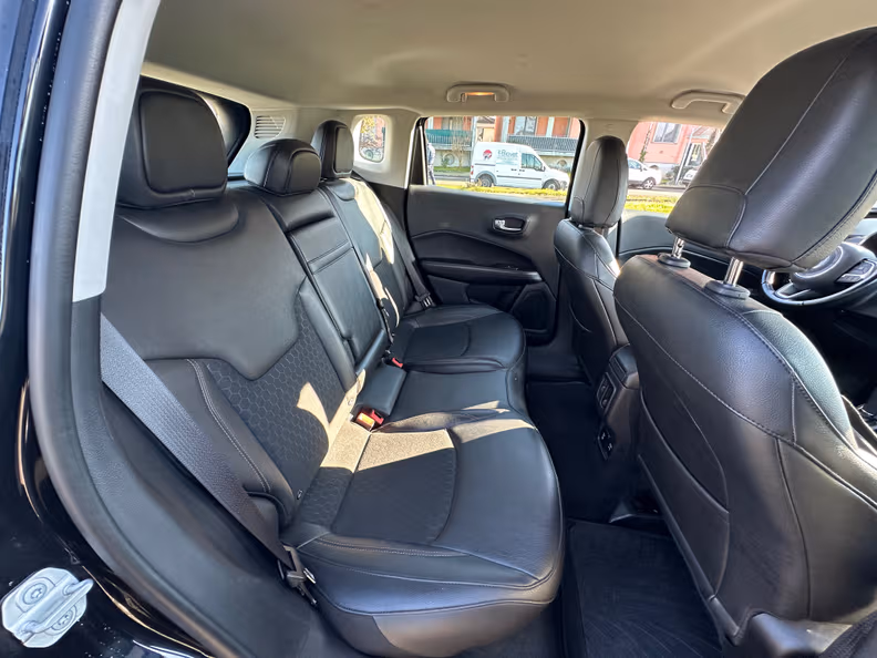 Jeep Compass - 27