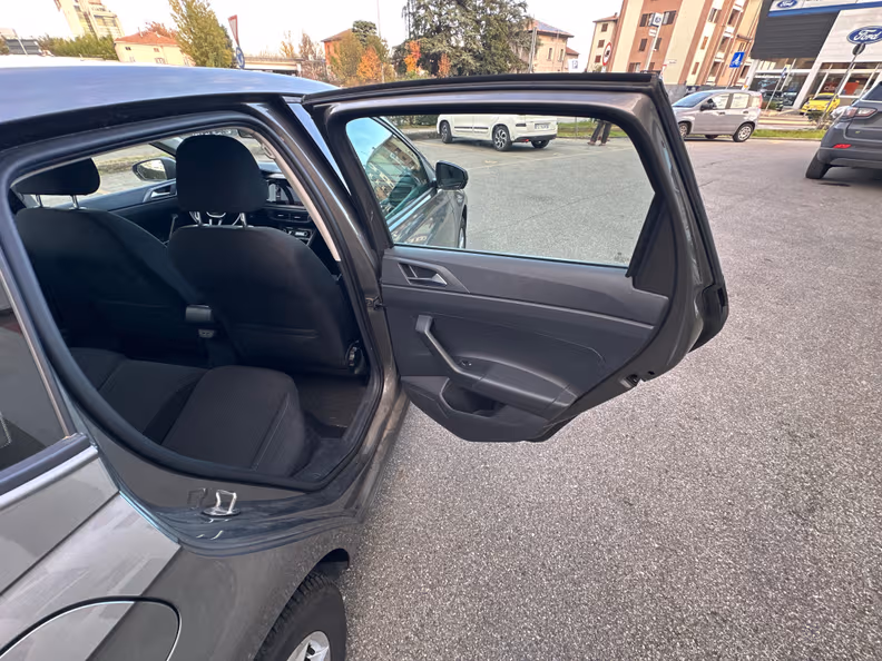 Volkswagen Polo - 24