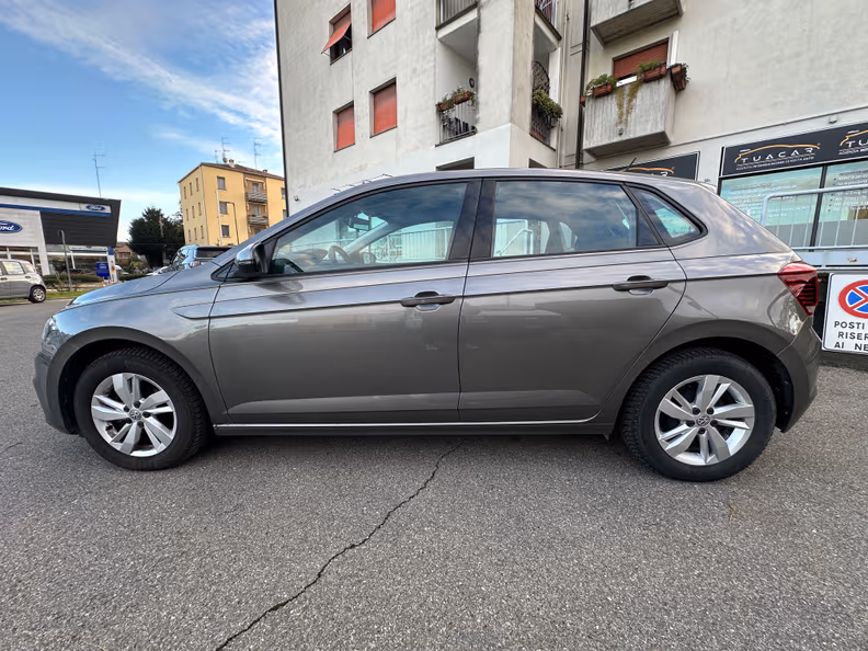 Volkswagen Polo - 2