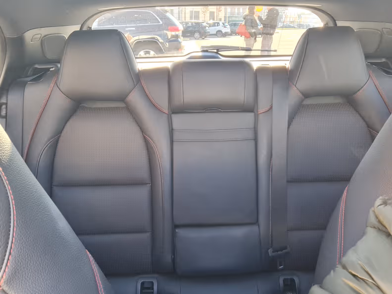 Mercedes-Benz GLA-Class - 31