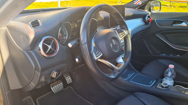 Mercedes-Benz GLA-Class - 10