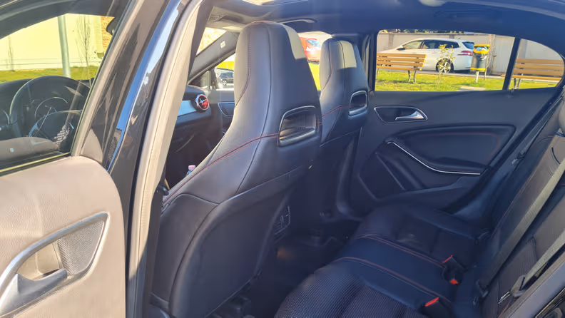 Mercedes-Benz GLA-Class - 14