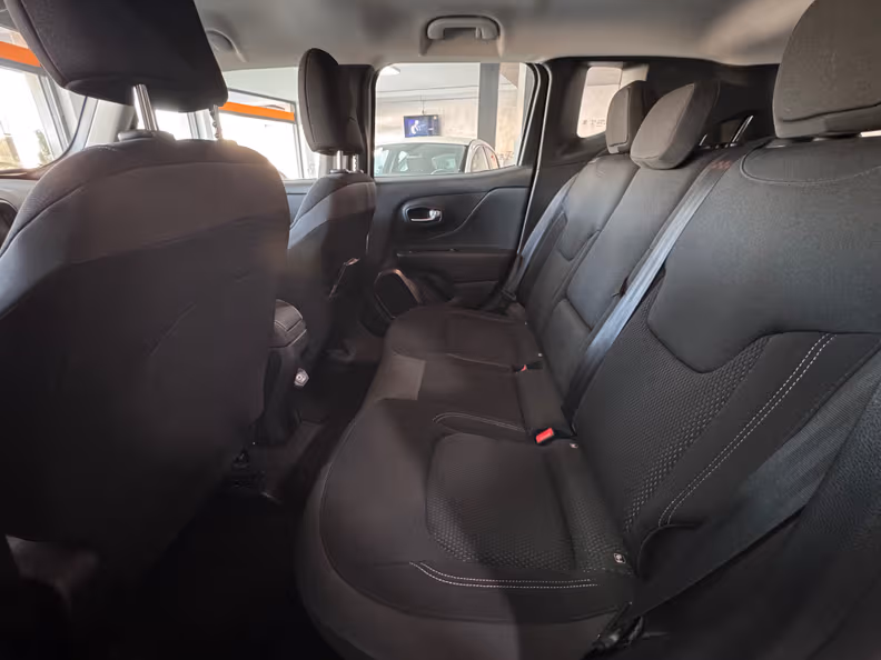 Jeep Renegade - 8