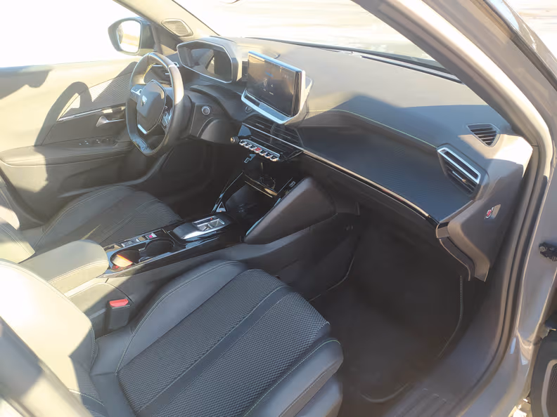 Peugeot 2008 - 9