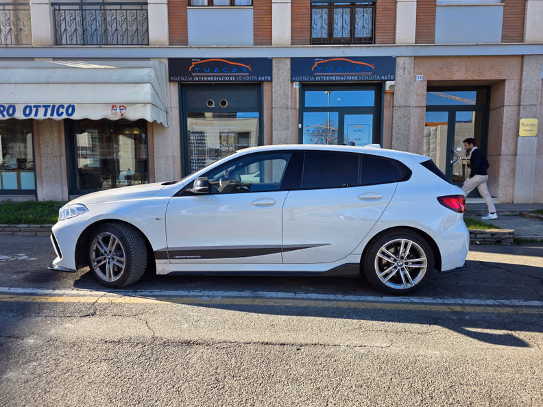 BMW 1 series - 24