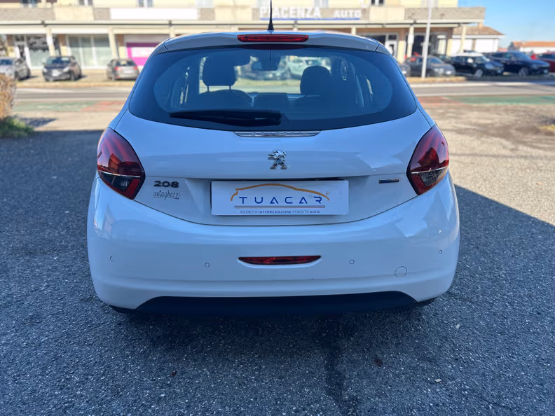 Peugeot 208 - 4